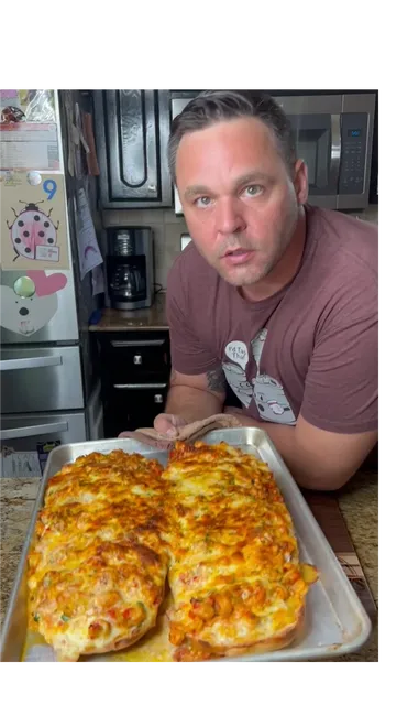 Cheesy Crawfish Garlic Bread – Boudreaux's Backyard